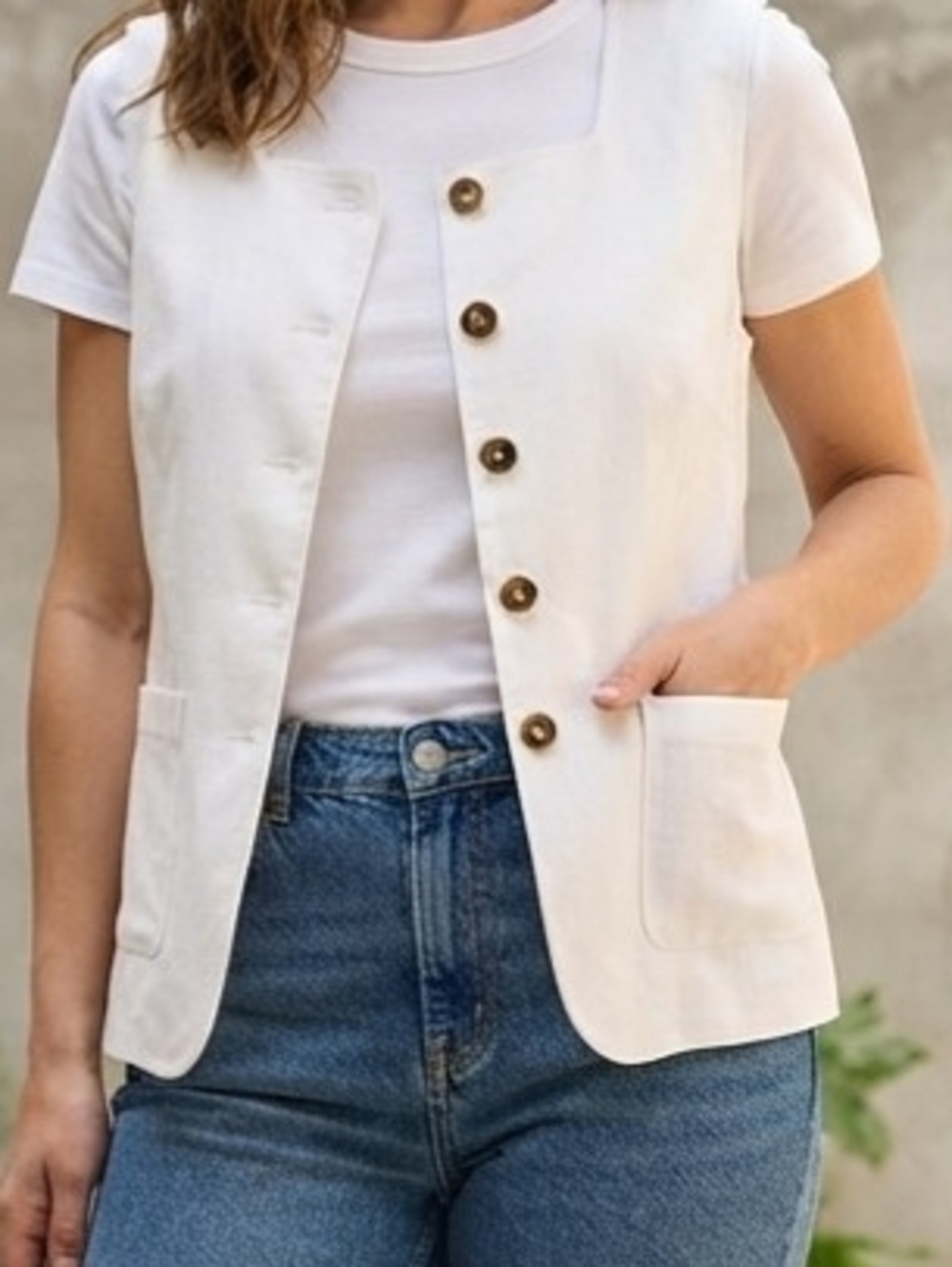 Joie Chic Minimalist White Linen Waistcoat Vest with Back Buckle & Pockets Small